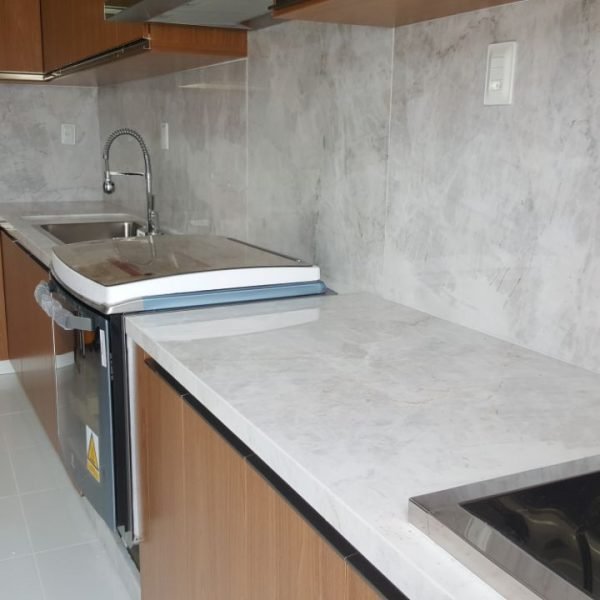 bancada de refeições com pés, laterais, nicho microondas marmore, espaço gourmet